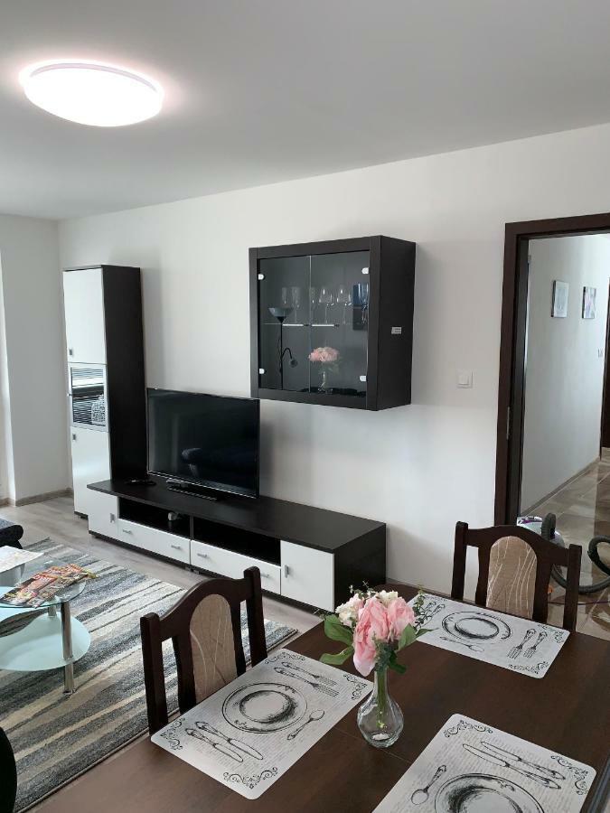 Apartament Tt10 Botanicka Trnava Esterno foto