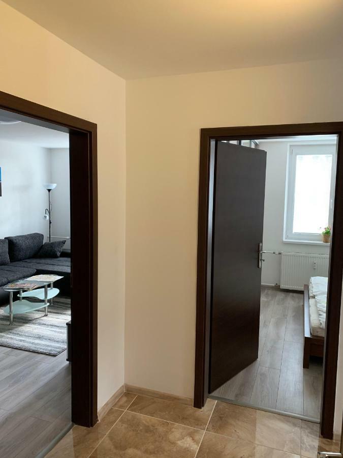 Apartament Tt10 Botanicka Trnava Esterno foto